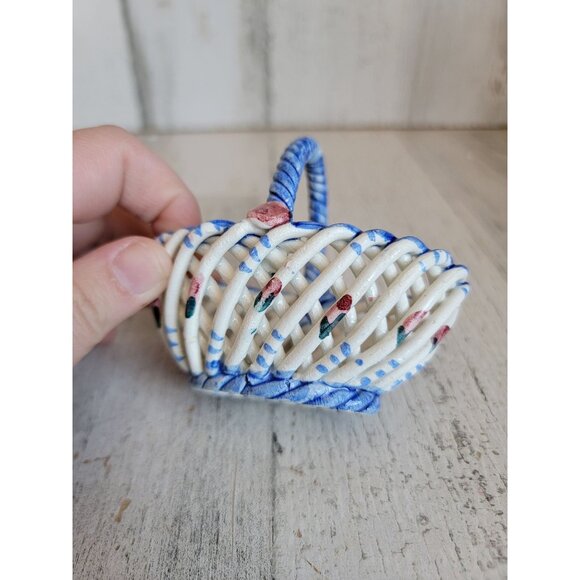 Vintage Spain basket mini porcelain handle home decor xmas figure - Picture 6 of 7